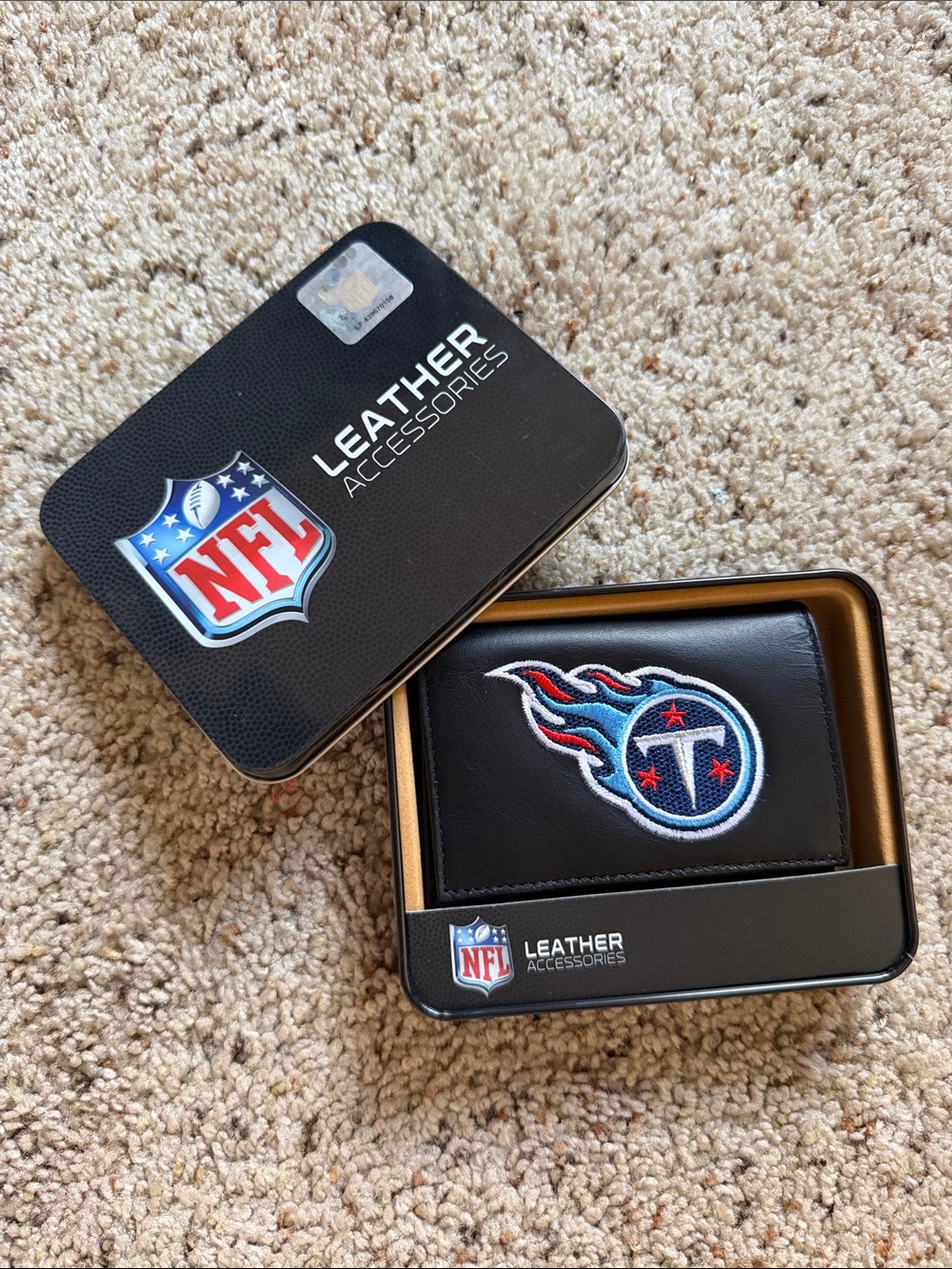 NEW NFL Tennessee Titans Black Leather Bi-Fold Wallet